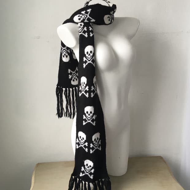  skull pattern muffler