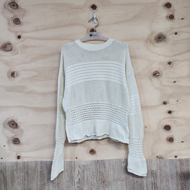 1034) 에잇세컨즈 펀칭 니트