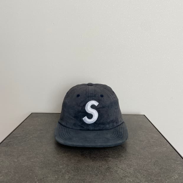 (OS) 슈프림 S로고 볼캡 모자 스웨이드 그레이