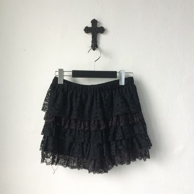 Lace layer short