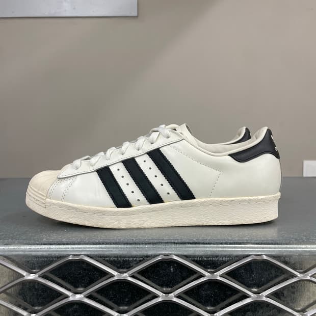 아디다스 슈퍼스타 82 클라우드 화이트 코어 블랙 260