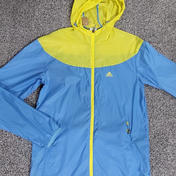 Adidas 블루·옐로우 바람막이 자켓
