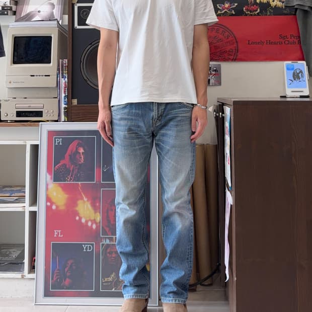 LEE (29-30)