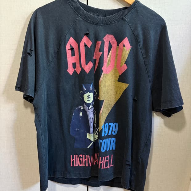 AC/DC 1979 투어 반팔 티셔츠 데미지 블랙(zara 자라)