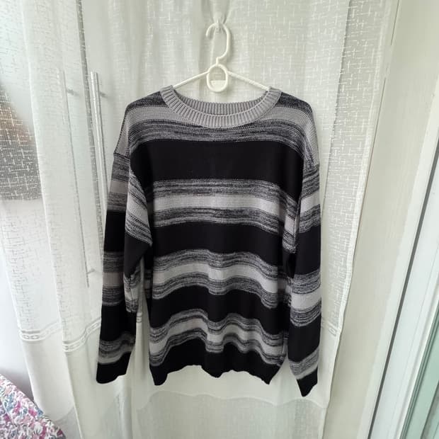 블랙 그레이 줄무늬 니트 예뻐요