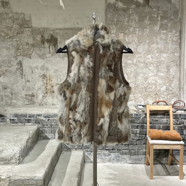 허니서클 로즈 레빗 퍼 베스트