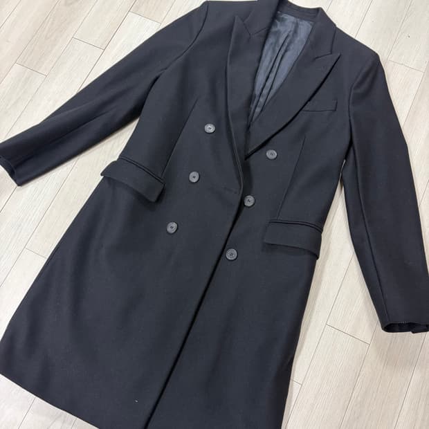 AMI 블랙 더블 코트 48사이즈