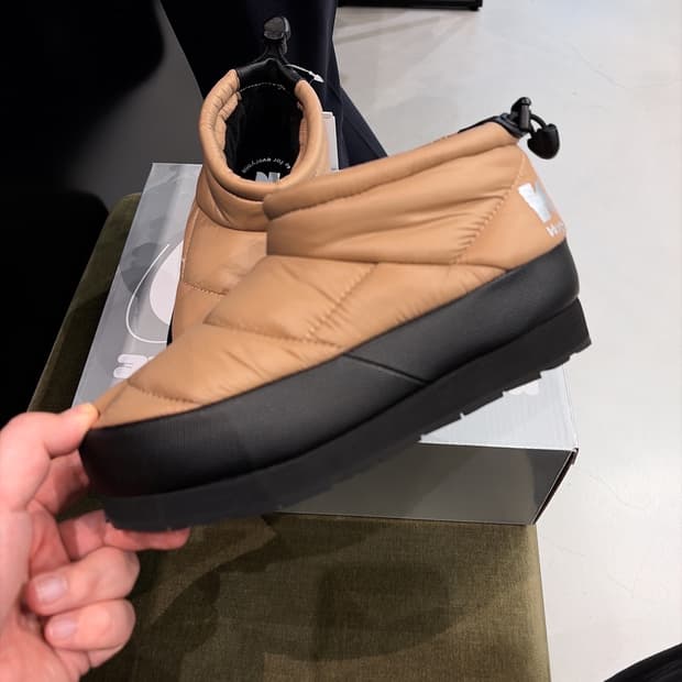 (정품/새상품) KLOGG 클로그 여성 베이지 퍼피 미니 패딩 부츠