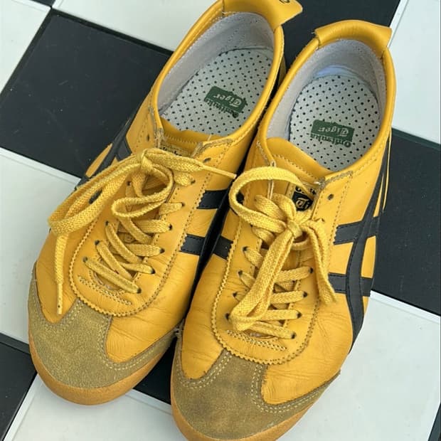 오니츠카 타이거 맥시코 옐로우블랙 팝니다.