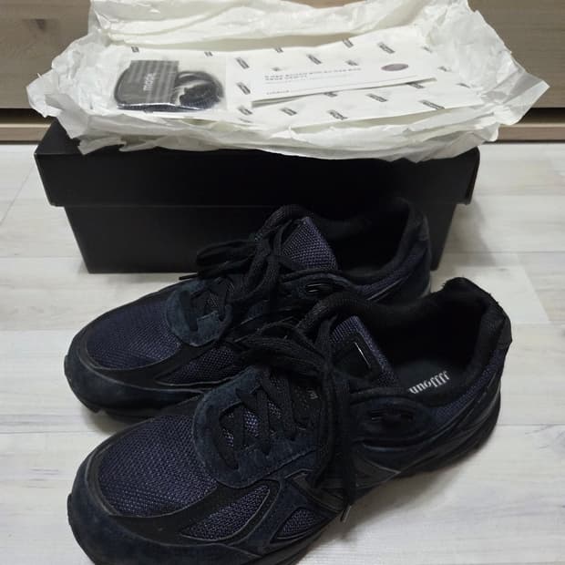뉴발란스 x JJJ자운드 990v4 네이비 275