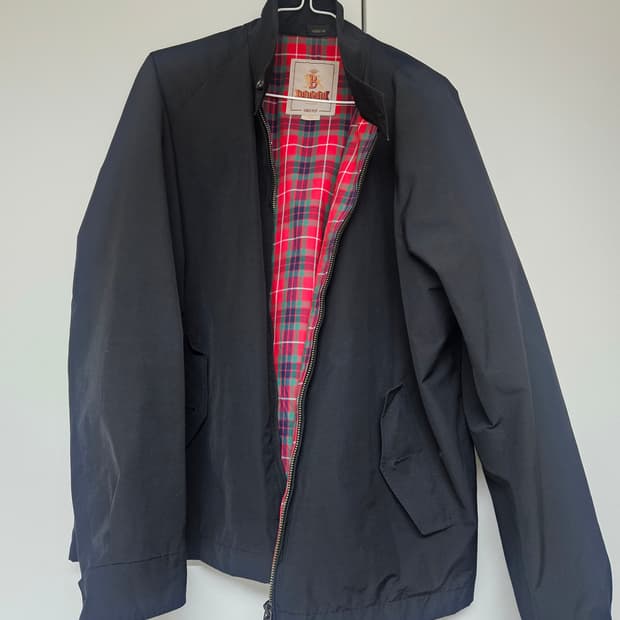 바라쿠타 g4 블랙 42 사이즈