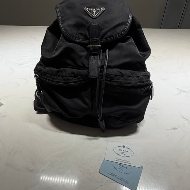 (정품) 프라다 백팩 판매합니다. ( 보증서 0 ) 