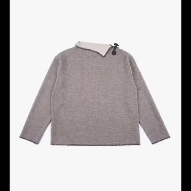 (구매)할로미늄 토글 니트 탑