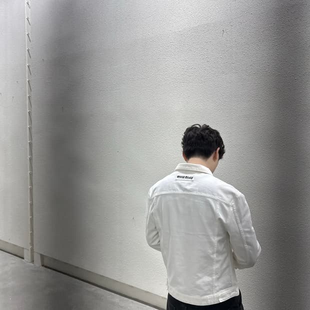미우미우 진주 버튼 데님 자켓