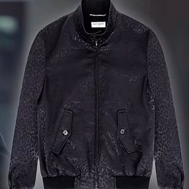 생로랑 레오파드 실크 자켓 M 사이즈 구매합니다