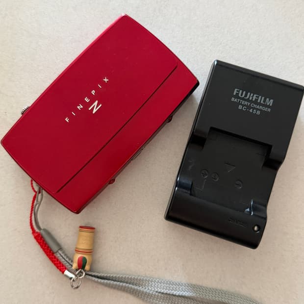 후지필름 파인픽스 Z2000EXR 배터리/충전기 포함 판매합니다!(sd카