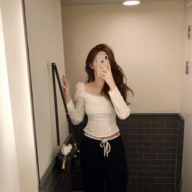 제니오 클린스퀘어 레이스 블라우스