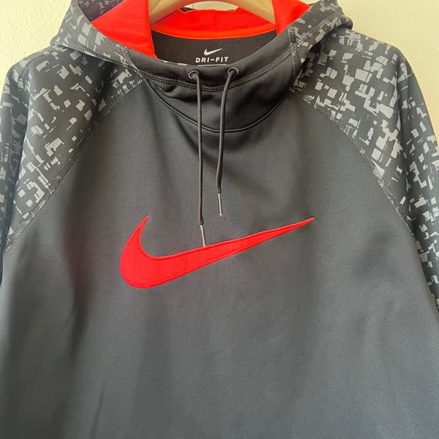 나이키  남성 블랙 후드티셔츠 간절기티셔츠