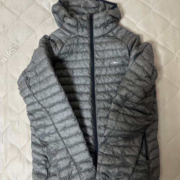 고요웨어 경량패딩