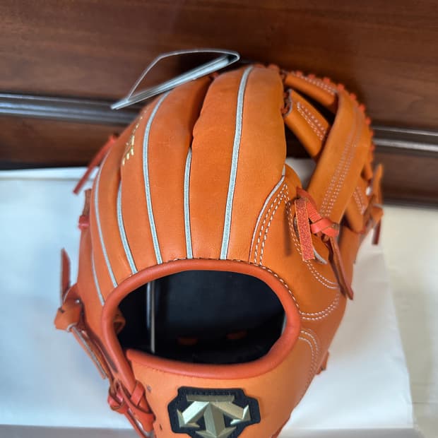 데상트 내야글러브 새상품