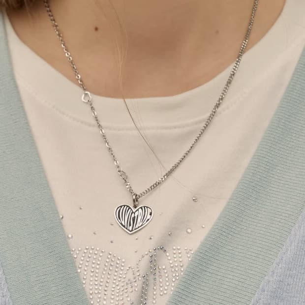 러브이즈트루 PO HEART NECKLACE 목걸이