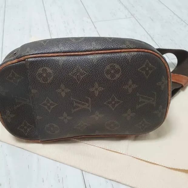 루이비통 겐지 크로스백 