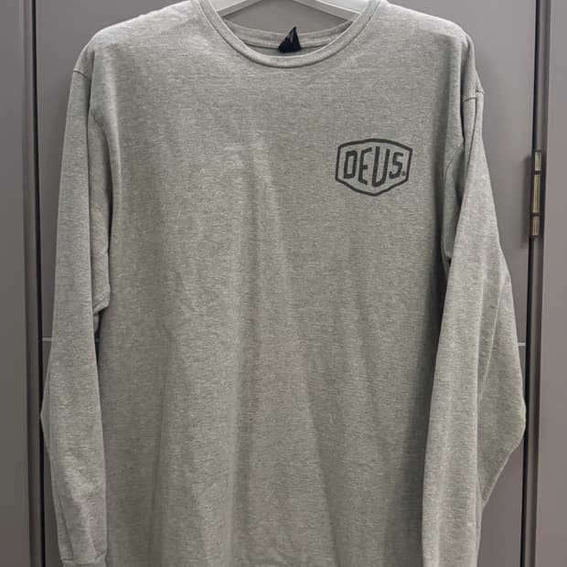 데우스 엑스 마키나 롱슬리브 xl 그레이