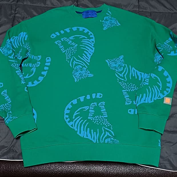 스위치123 호랑이맨투맨 105 가슴59 기장70