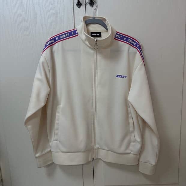 <NERDY> 져지 화이트