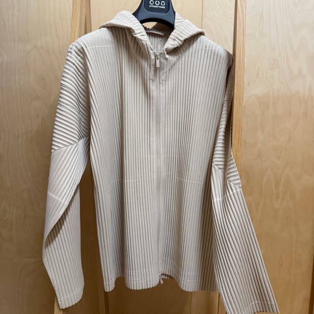 옴므플리세 후드 집업 베이지