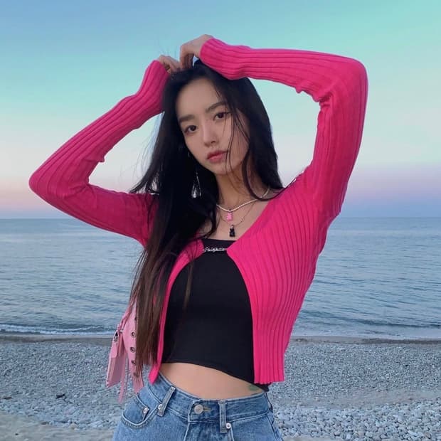 [새상품]페일제이드 로고 펜던트 가디건 골지 가디건 핫핑크