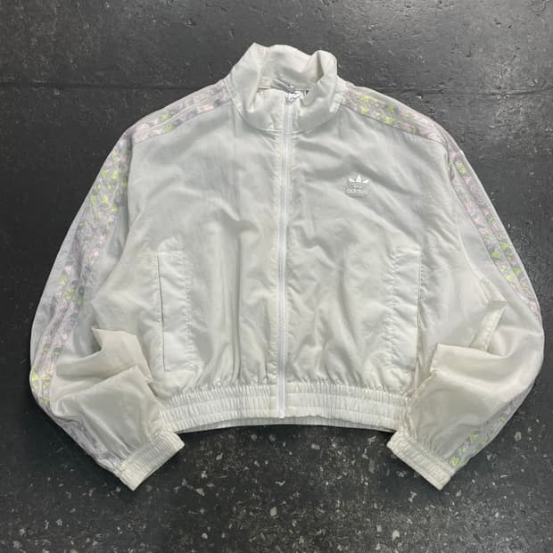 100 아디다스 크롭 바람막이