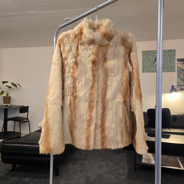 INVU천연 토끼털 코트