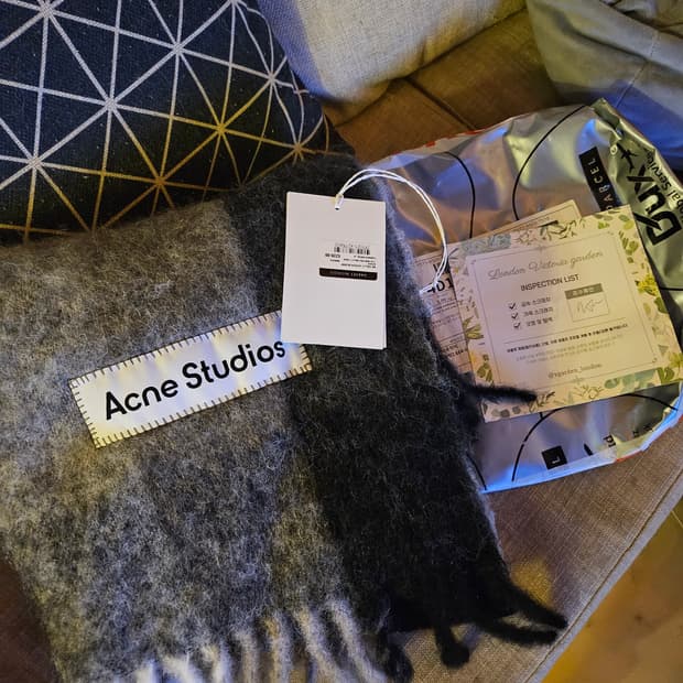 정품 구매내역O] 아크네 스튜디오 모헤어 스카프 그린 그레이 블랙