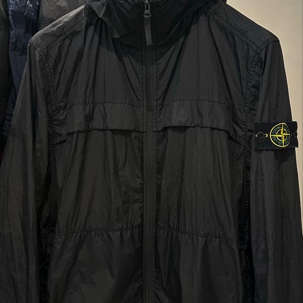 스톤아일랜드 가먼트 크링클랩스 자켓 24ss L(105) 블랙