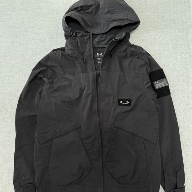 오클리 바람막이