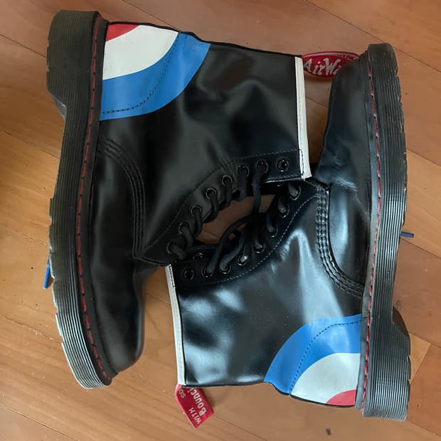 닥터마틴 더후 콜라보 1460 42사이즈 270