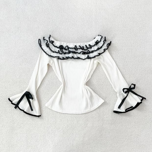 블랙앤화이트 프릴 리본 오프숄더 니트