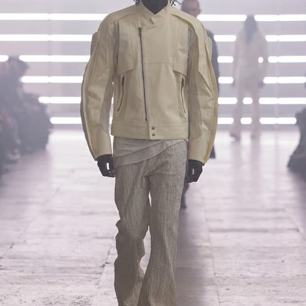 카르넷 오프 화이트 크러스터션 쉘 자켓 레몬 L