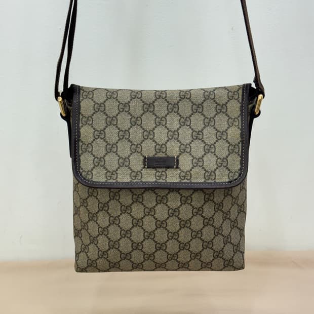 구찌 GG 수프림 메신져백