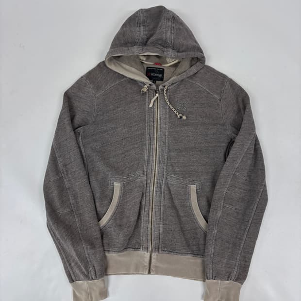 몬츄라 후드집업