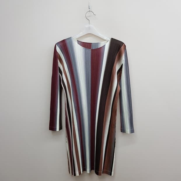 이세이미야케 멀티 플리츠 스트라이프 블라우스 3사이즈