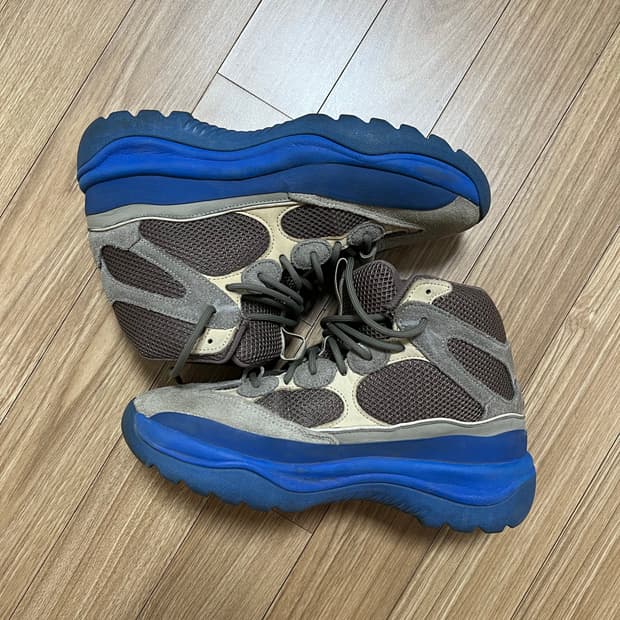 이지 데저트 부츠 타불