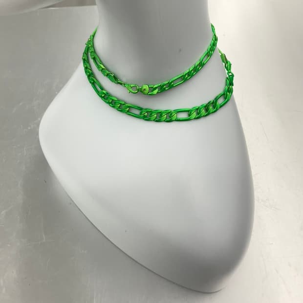 네온그린 띤 사슬 목걸이 