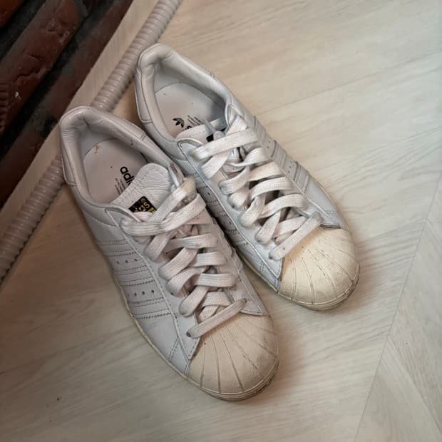 아디다스 슈퍼스타 220