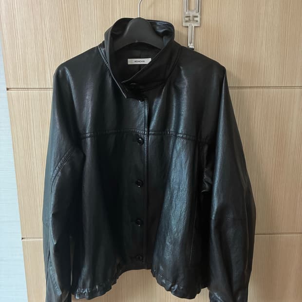 모노하 하이넥 버튼 자켓 블랙