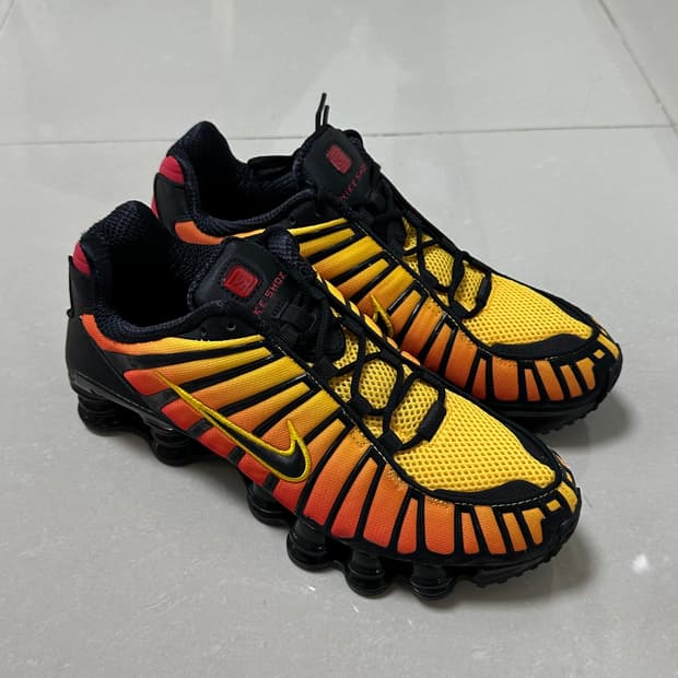 [270] 나이키 샥스 TL 선라이즈