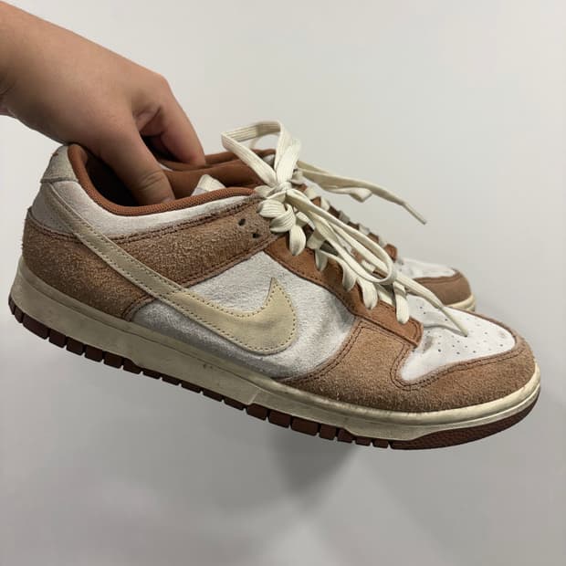 나이키 덩크 로우 미디엄 커리 275