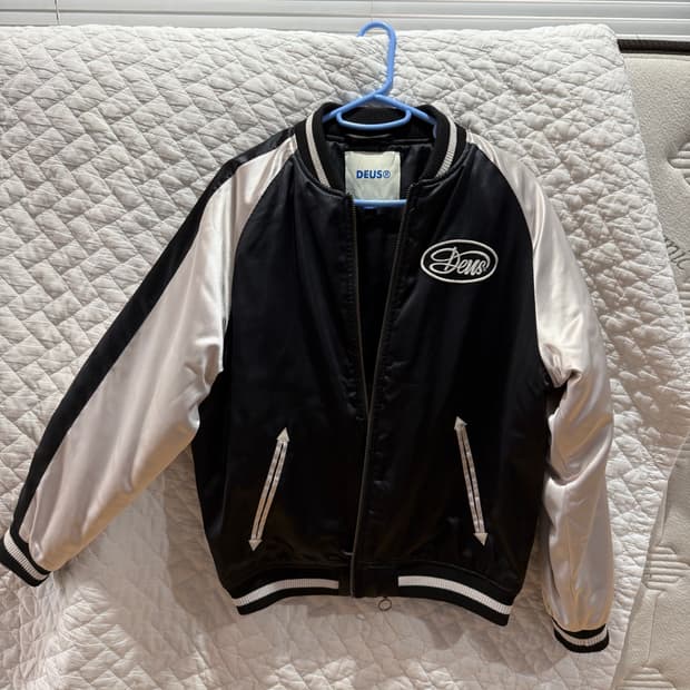 데우스 리미널 봄버 자켓 (s)