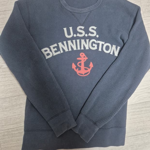 토이즈맥코이 스웻셔츠